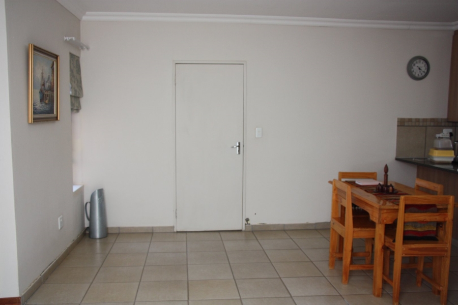 2 Bedroom Property for Sale in Langenhovenpark Free State